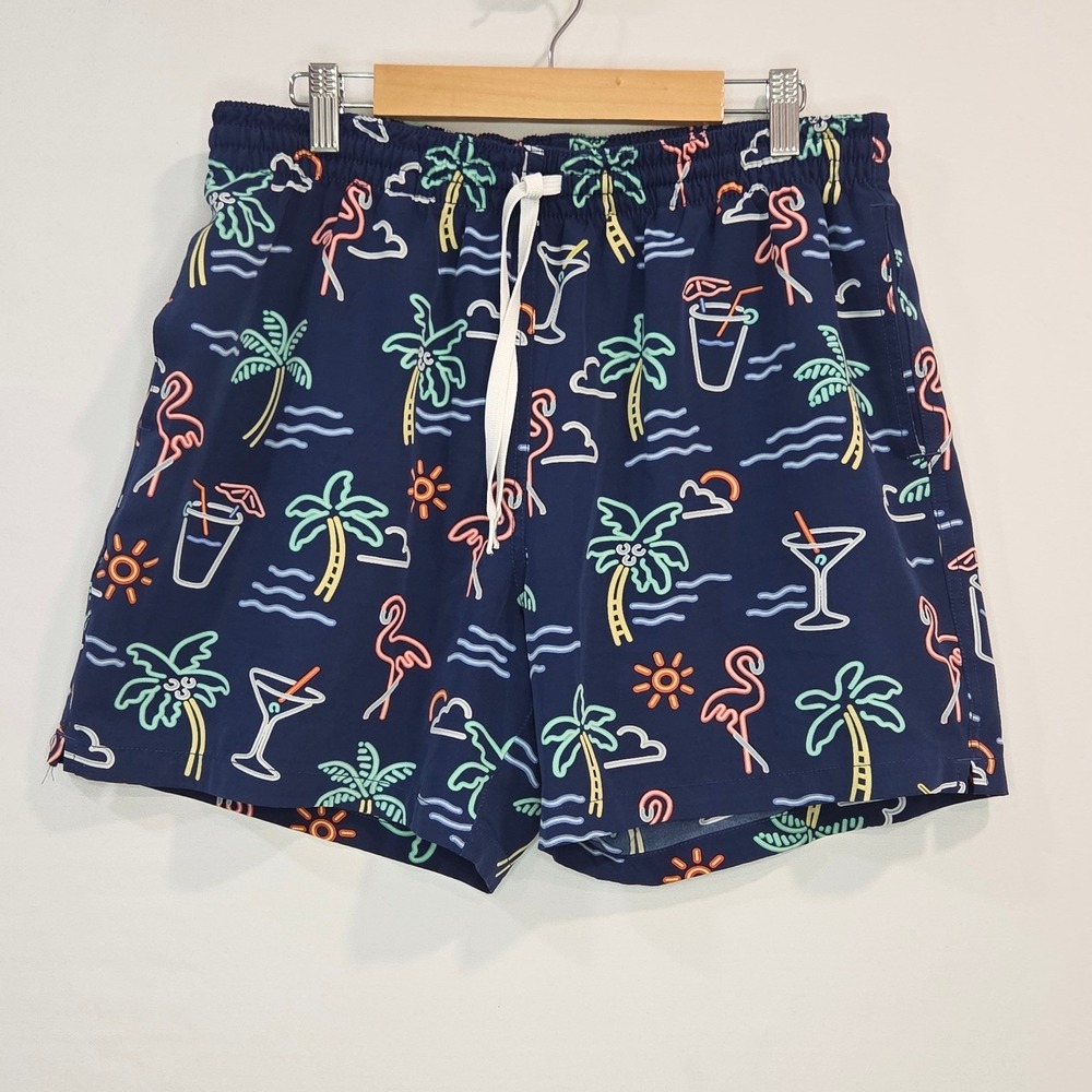 Chubbies Mens Blue Swim Trunks L Flamingo Palm Tree Tropical Print 5.5 inseam